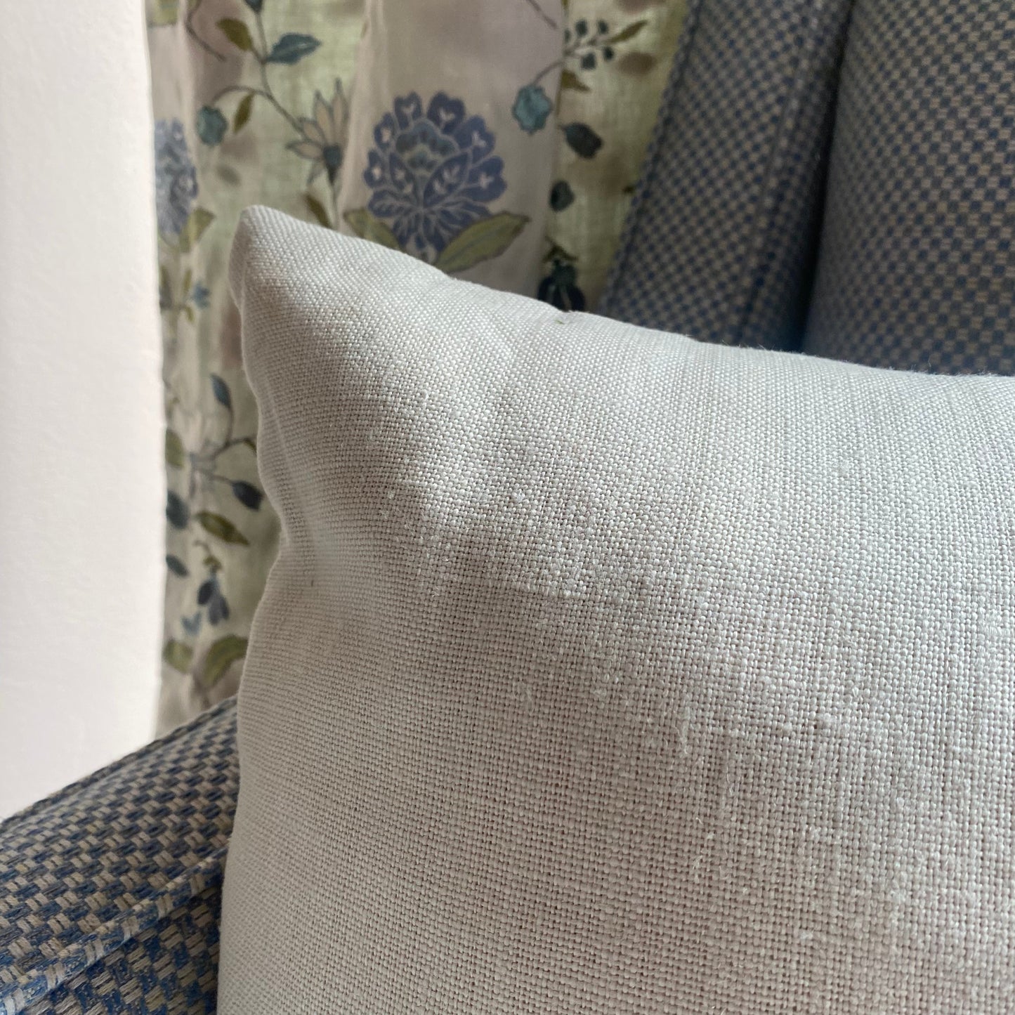 Nahuala Oblong Cushion Silver