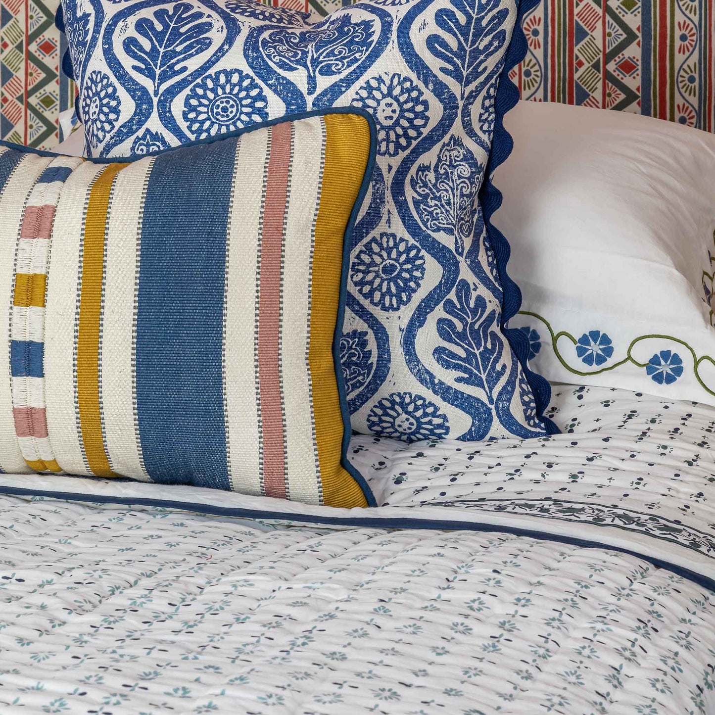 oakleaves blue white patterned cushion
