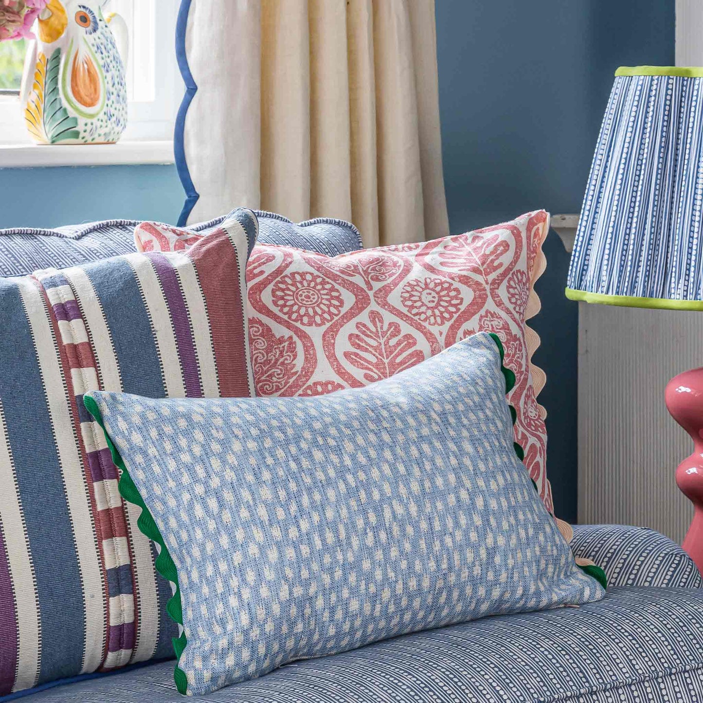 oakleaves patterned pink cushion