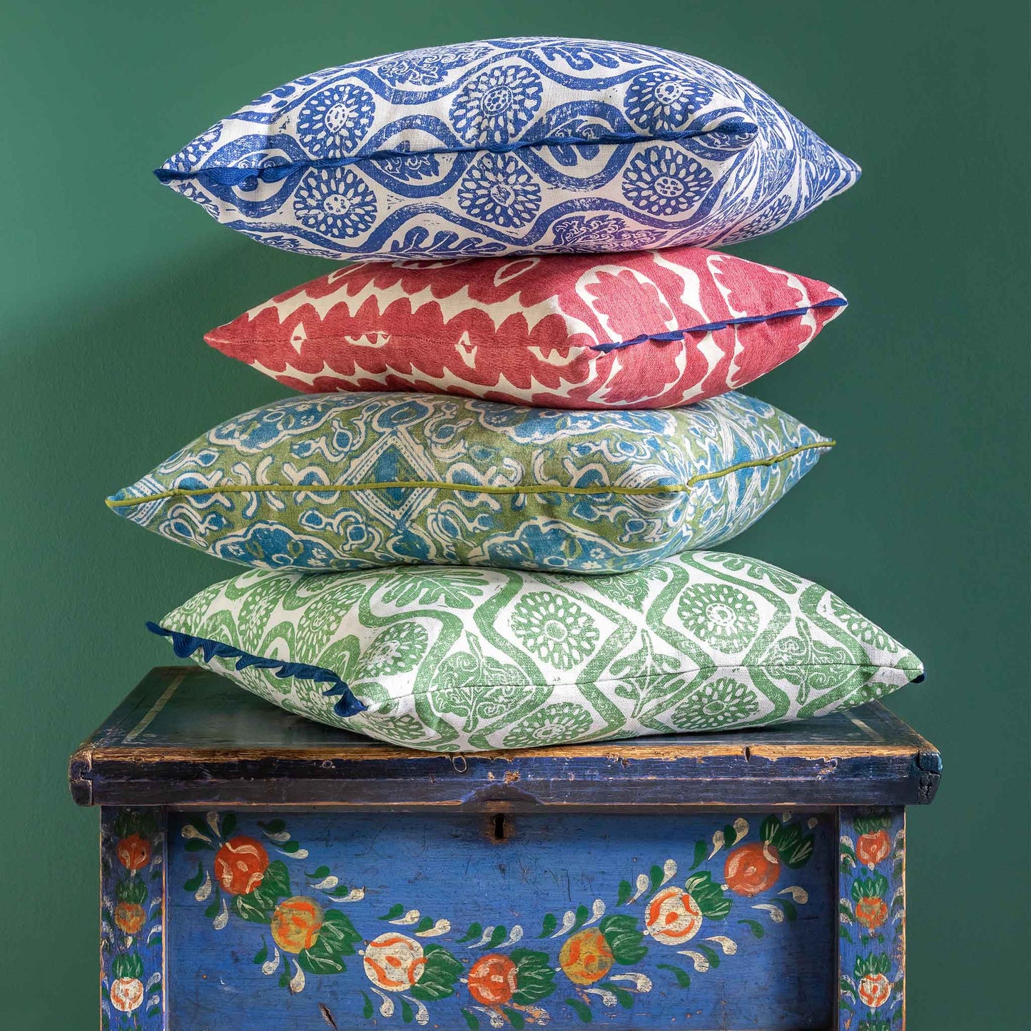 oakleaves green patterned cushion