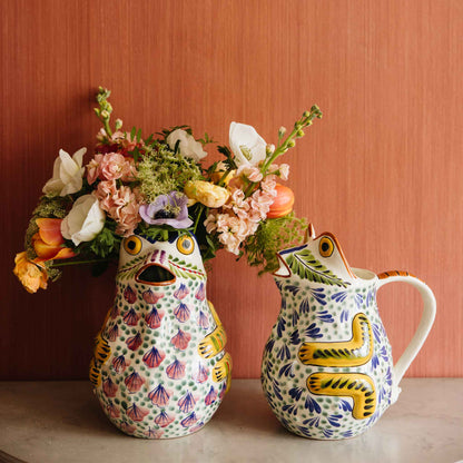 frog water pitcher pink green