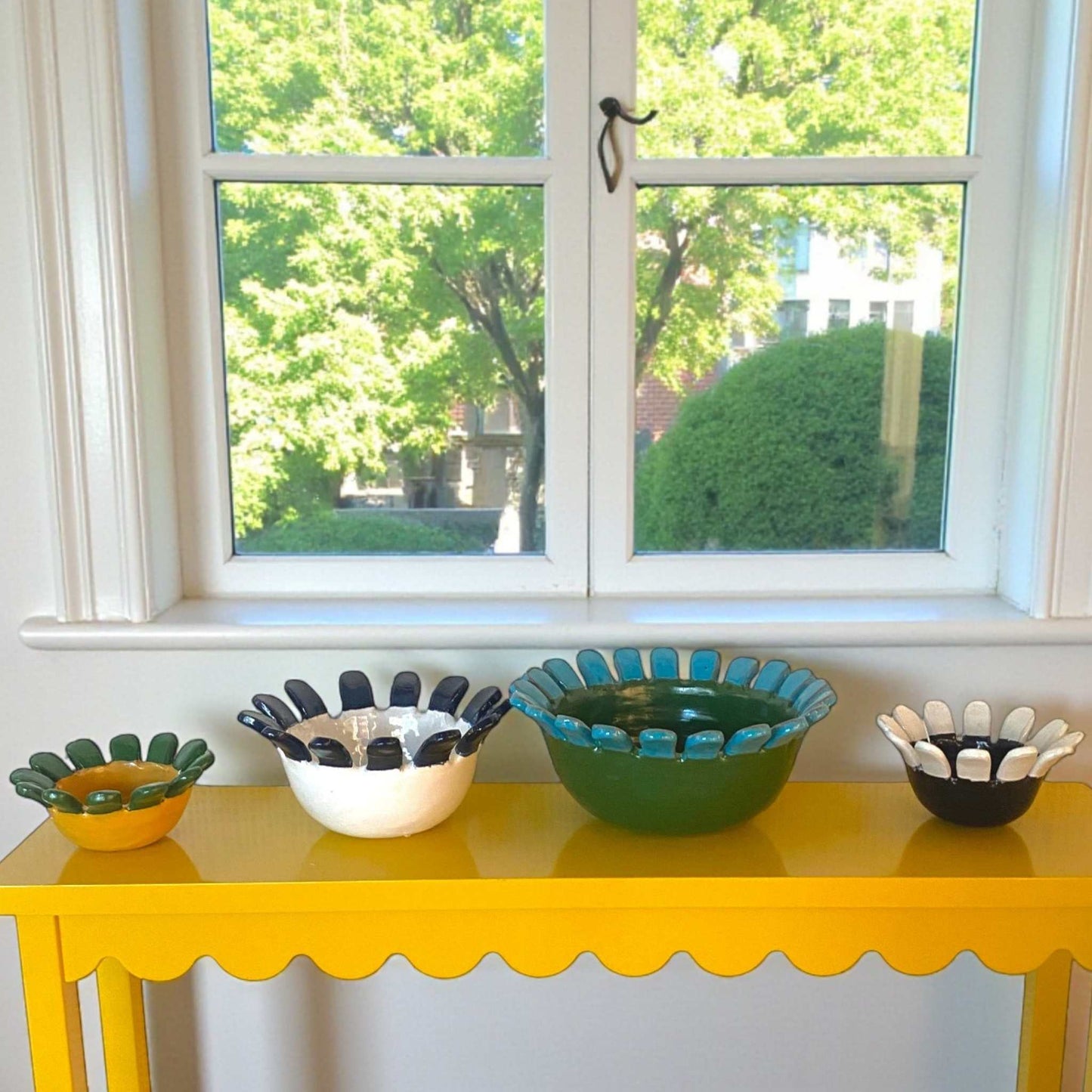 Guatemalan Medium Petal Bowl White Navy