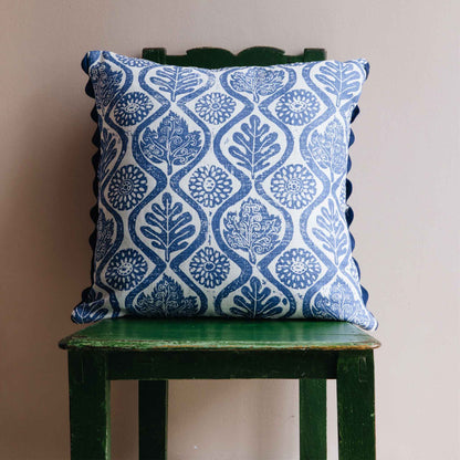oakleaves square cushion bright blue