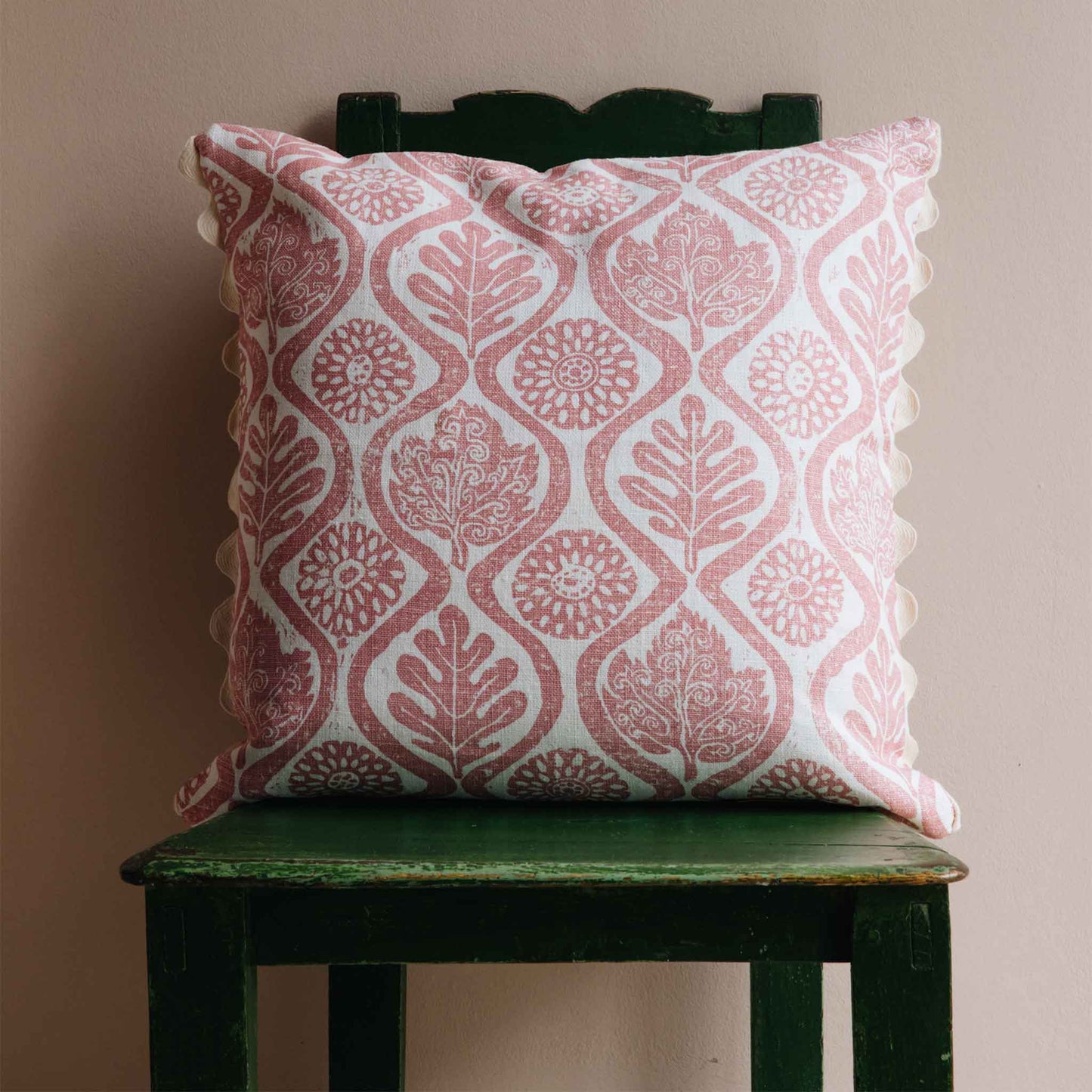oakleaves square cushion pink