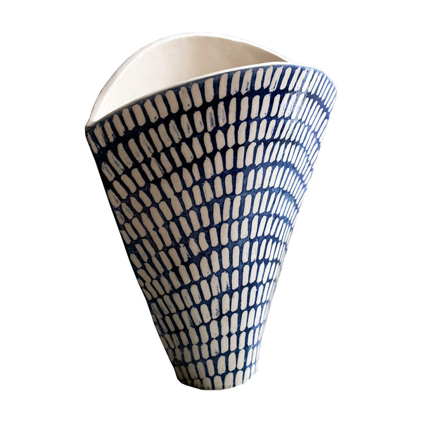 wicklewood dash fan vase blue white