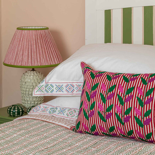 Set of 2 Tamahu Pillowcases Pink Blue Green